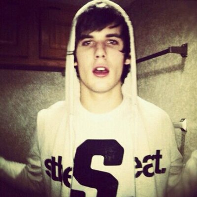 Profile Picture of Devin Oliver (@devinoliver10) on Twitter