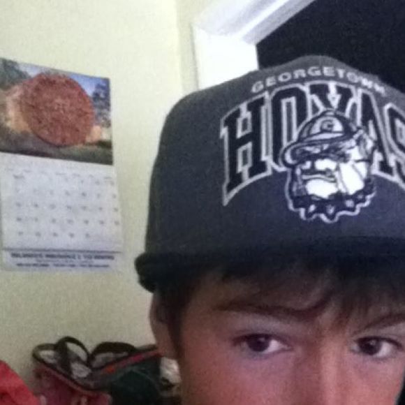 Profile Picture of Mikey Banuelos (@mikeybanuelos79) on Poshmark