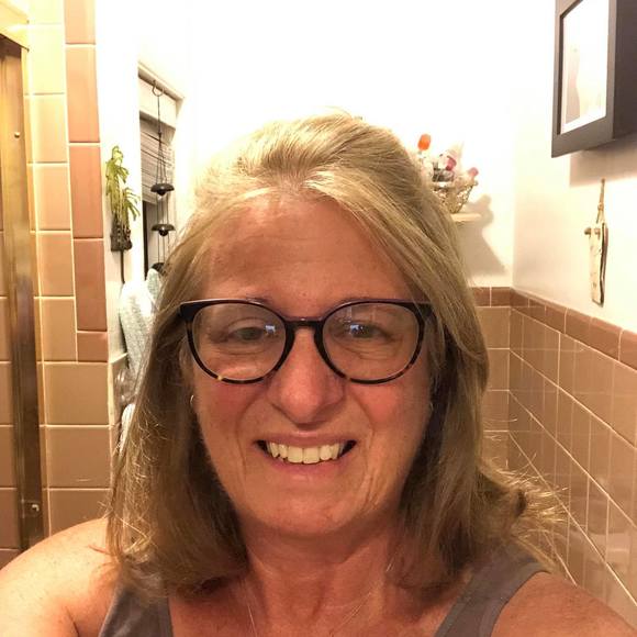 Profile Picture of Sandy Glidden (@sandyglidden117) on Poshmark
