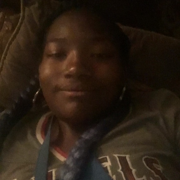 Profile Picture of Diamond Wickliffe (@brownre919) on Poshmark