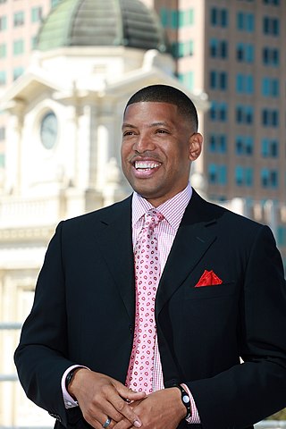 Profile Picture of Kevin Johnson (basketball)on Wikipedia