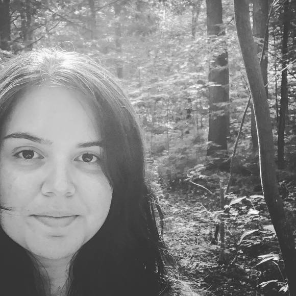 Profile Picture of Lauren Marietti (@lmarietti) on Poshmark