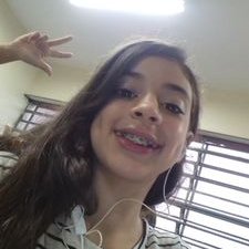 Profile Picture of Júlia Oliveira Deluca (@oliveira_deluca) on Twitter