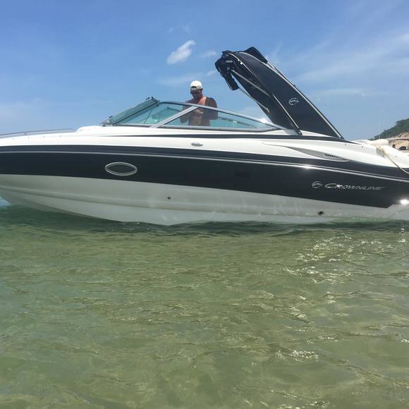 Profile Picture of Alex Vanmeter (@alexvanmeter477) on Poshmark