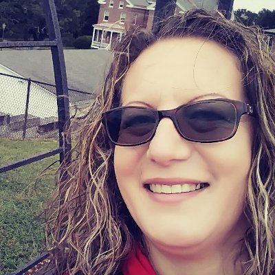 Profile Picture of Miriam R Knight (@MiriamRKnight1) on Twitter