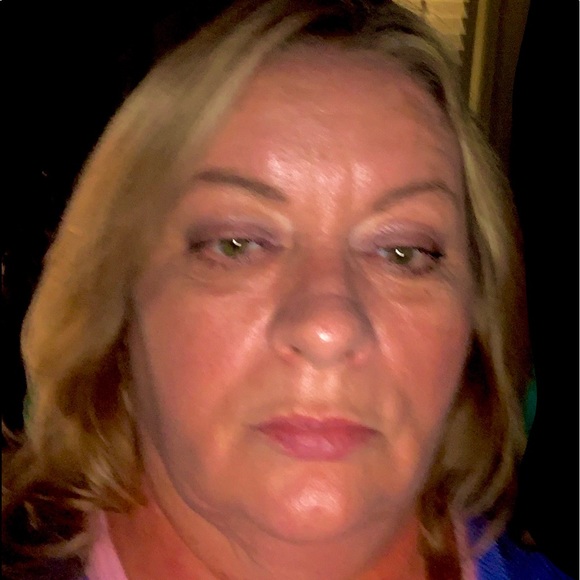Profile Picture of Brenda Shearouse (@savsings912) on Poshmark