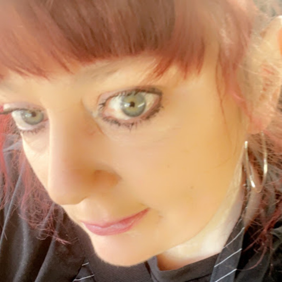 Tracie Gomez - Poshmark Profile Picture of Tracie Gomez (@gomeztracie4) on Poshmark