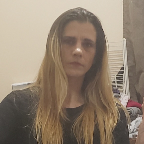 Profile Picture of Melissa Gooler (@mdgooler) on Poshmark