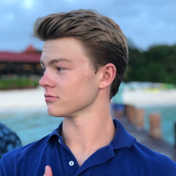 Profile Picture of Connor Gavin (@cgavin13) on Poshmark