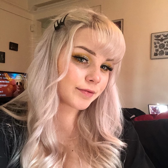 Profile Picture of Mariah Morgart (@riahmarie33) on Poshmark