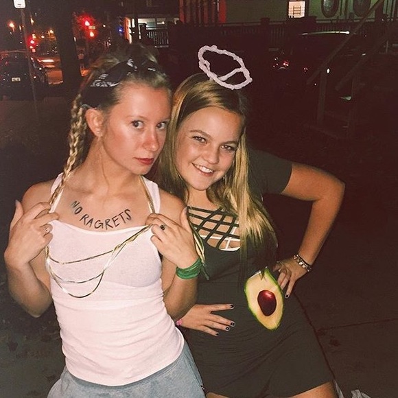 Chantal Clemson - Poshmark Profile Picture of Chantal Clemson (@chantal_clemson) on Poshmark