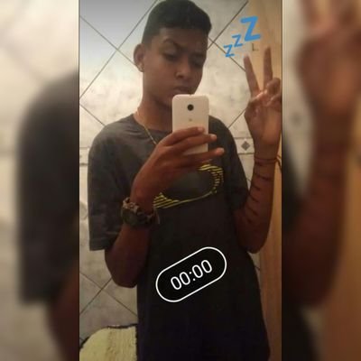Profile Picture of 2 0 0 2 🔥✌🎈 (@charles_helmut) on Twitter