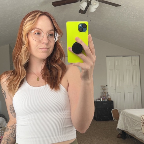 Profile Picture of Samantha Cobble (@samanthacobble) on Poshmark