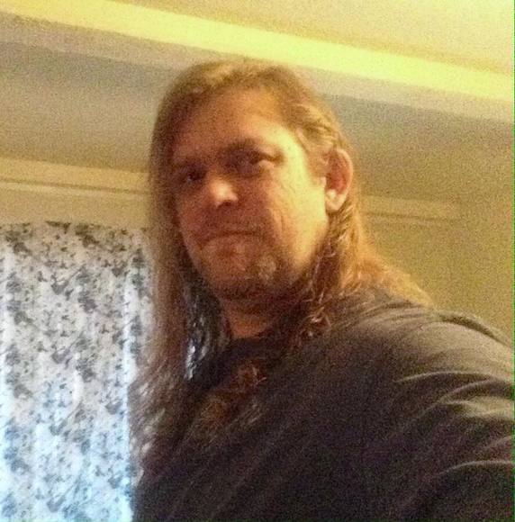Profile Picture of Jesse Loucks (@jessedelux) on Poshmark