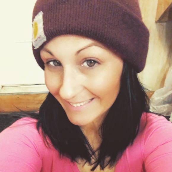 Profile Picture of Jenny Lantau (@jlantu) on Poshmark