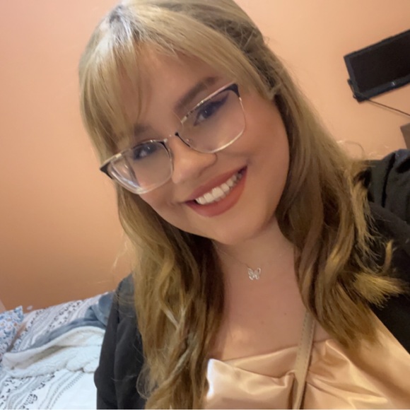 Profile Picture of Beatriz Noa clemente (@beatriz_noaclem) on Poshmark