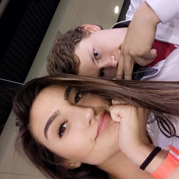 Audra Keeling - Poshmark Profile Picture of Audra Keeling (@audra_keeling) on Poshmark