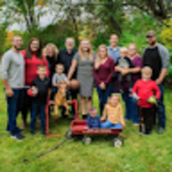 Profile Picture of Julie Molacek (@molacekjulie) on Poshmark