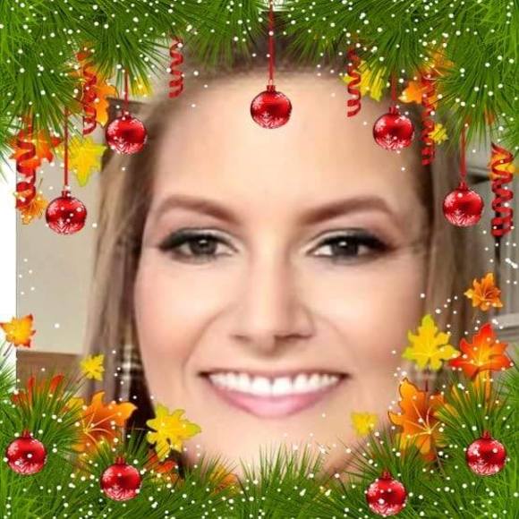 Profile Picture of Laurie Chapman (@antzey4u) on Poshmark
