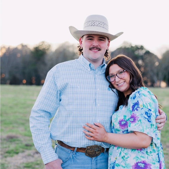 Profile Picture of Kyleigh Painter (@kyleigh_painter) on Poshmark