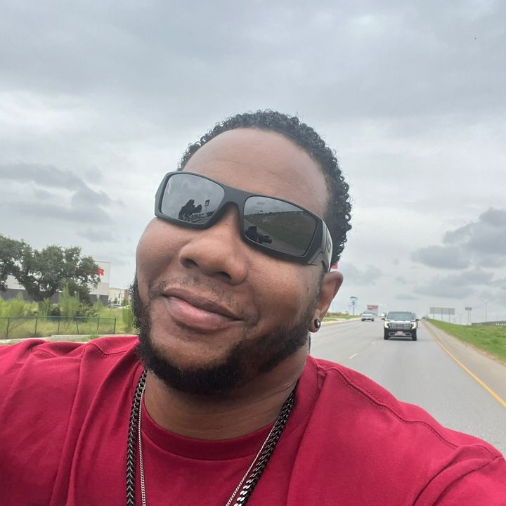 Profile Picture of Chris Long (@movalsoldier) on Tiktok