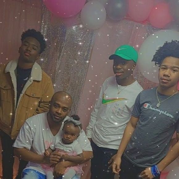 Profile Picture of Eddie Morgan (@eddiemorgan51) on Poshmark