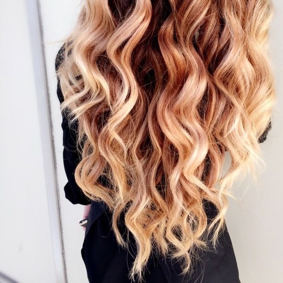 Profile Picture of Elizabeth Laboy (@elizabeth_laboy) on Poshmark