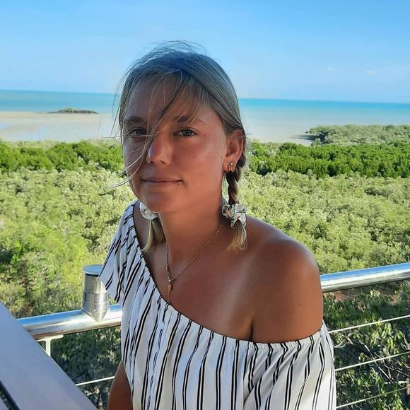 Profile Picture of Leonore Hofstadter (@leonorefagot) on Poshmark