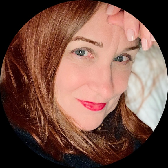 Profile Picture of Heather Cave (@heather_cave) on Poshmark