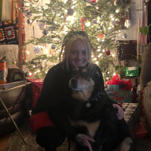 Profile Picture of Rachel Fetterer (@rachelfetterer) on Poshmark