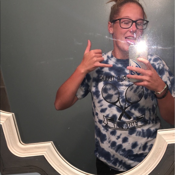 Profile Picture of Willow Chitty (@chittywillow) on Poshmark