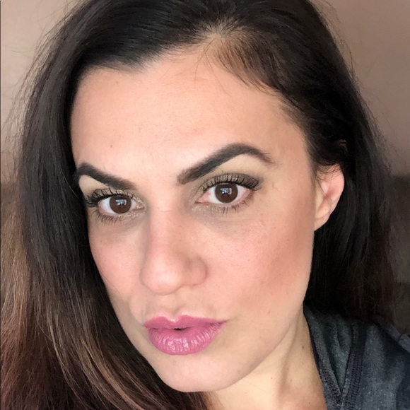 Profile Picture of Michelle Lovitz (@chellygirl77) on Poshmark