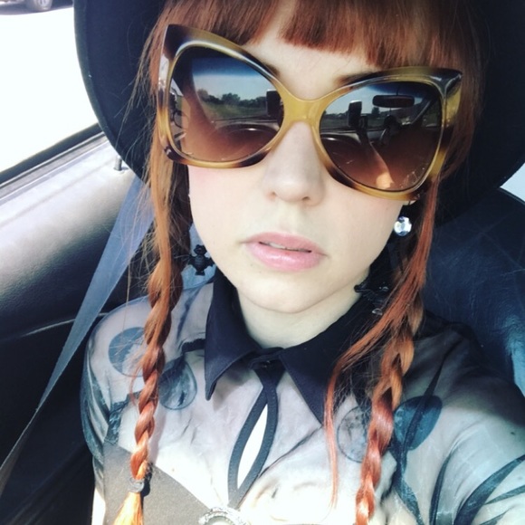Profile Picture of Tory Mayeux (@vintagekitten17) on Poshmark