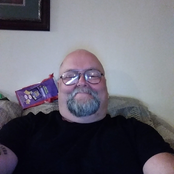 Profile Picture of Robert Bowen (@robert_bowen) on Poshmark