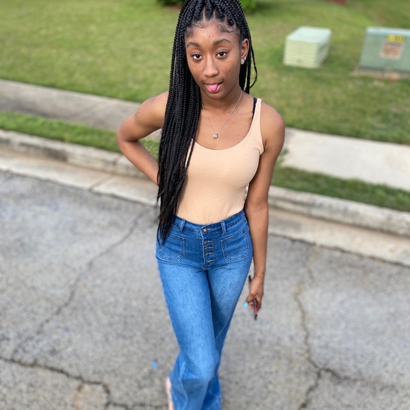 Profile Picture of Ladonna Holt (@love_donna) on Poshmark