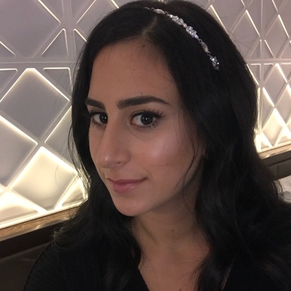 Profile Picture of Rebecca Mossery (@rmossery) on Poshmark
