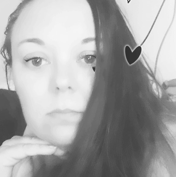 Profile Picture of Jodi Derryberry (@jodiderryberry) on Poshmark