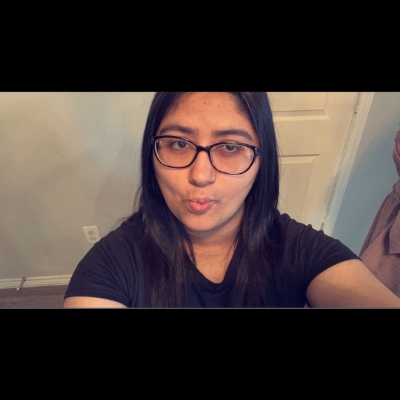 Profile Picture of Brittney Ramirez (@rbrittney392) on Poshmark