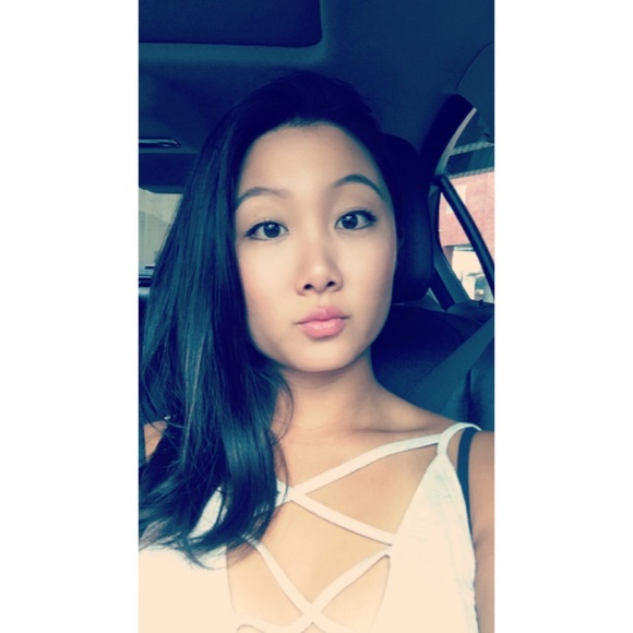 Profile Picture of Alice Ryu (@aliceryu) on Poshmark