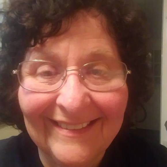 Profile Picture of Kathy murray Selvage (@k_selvage) on Poshmark