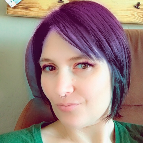 Profile Picture of Dawn Hanson (@hanso36marie) on Poshmark