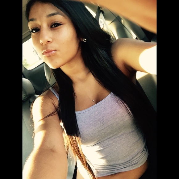 Profile Picture of Luz Gudino (@luzygg) on Poshmark