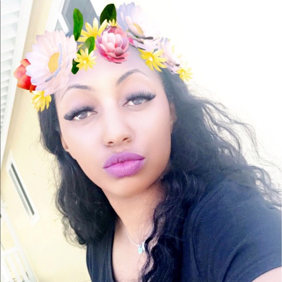 Profile Picture of Victoria Hogue (@queenvictoria73) on Poshmark