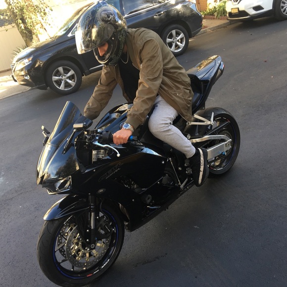 Profile Picture of Daniel Yousef (@danny_yous) on Poshmark