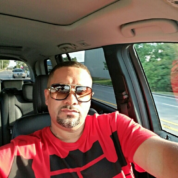 Kenneth Revere - Poshmark Profile Picture of Kenneth Revere (@mrkennrevere) on Poshmark
