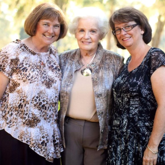 Profile Picture of Linwood Tabata (@lintab) on Poshmark