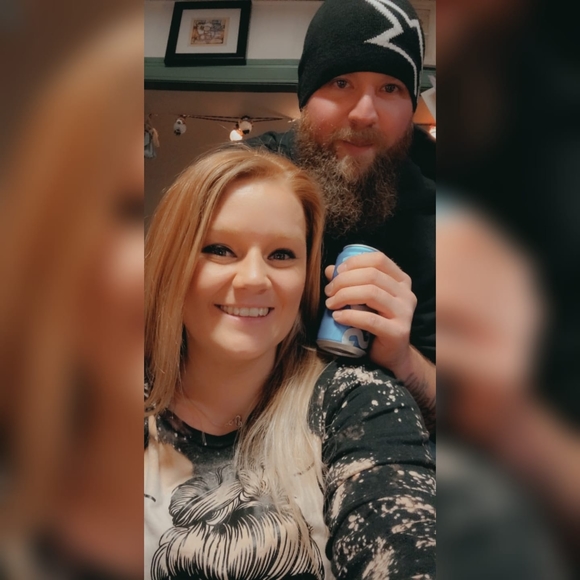 Profile Picture of Elizabeth Lauver (@elauver1315) on Poshmark