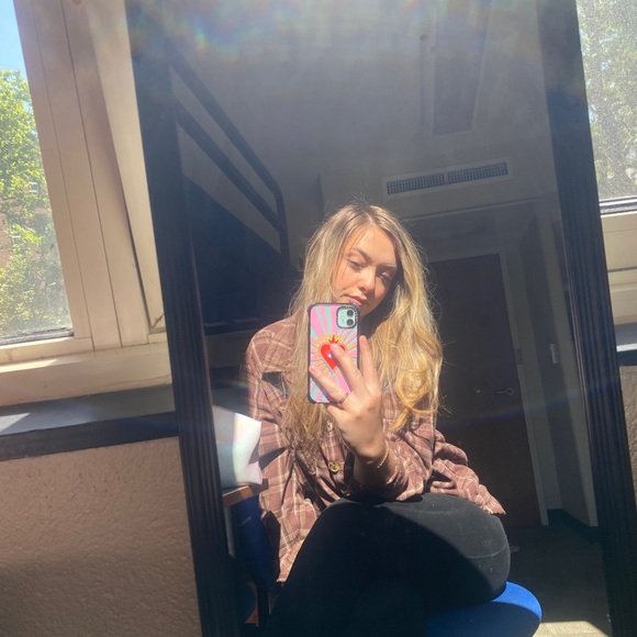 Profile Picture of Maya Alexander (@mayaalexander19) on Poshmark