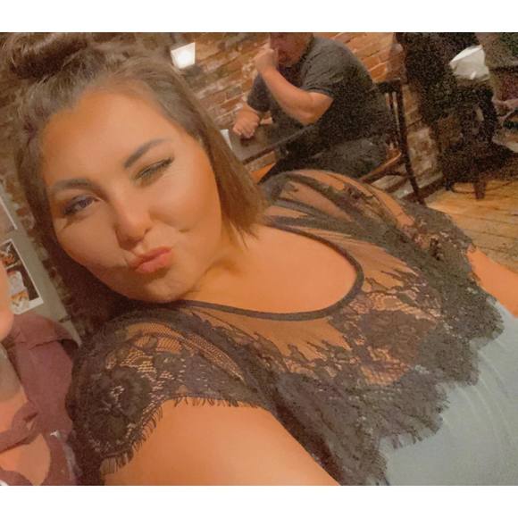 Profile Picture of Jackie Shultz (@jaaacckkiieee) on Poshmark