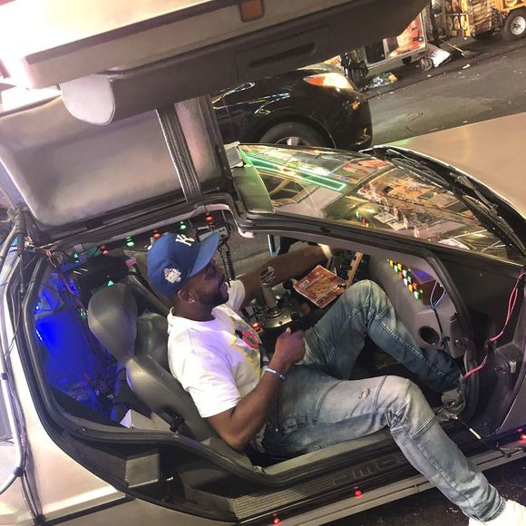 Profile Picture of Jonathan Williamson (@johndoe124) on Poshmark